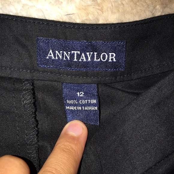 Women’s black Bermuda shorts - Picture 2 of 3